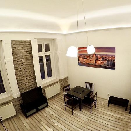 Homelike Luxury Flat On Gyulai Pal Budapest Ngoại thất bức ảnh