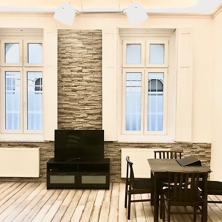 Homelike Luxury Flat On Gyulai Pal Budapest Ngoại thất bức ảnh