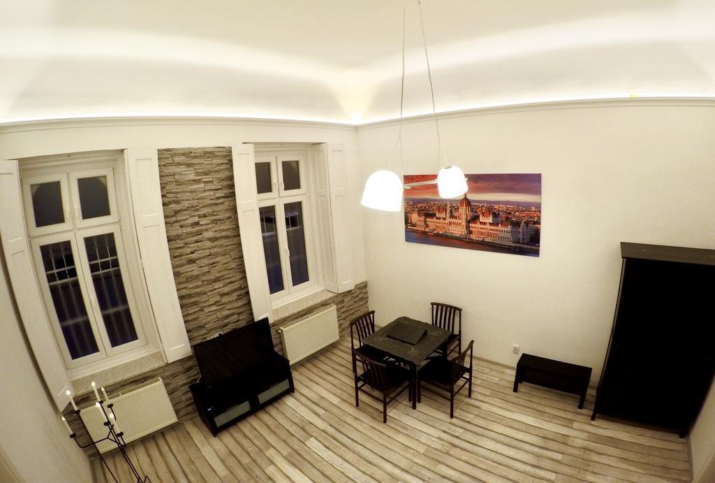 Homelike Luxury Flat On Gyulai Pal Budapest Ngoại thất bức ảnh