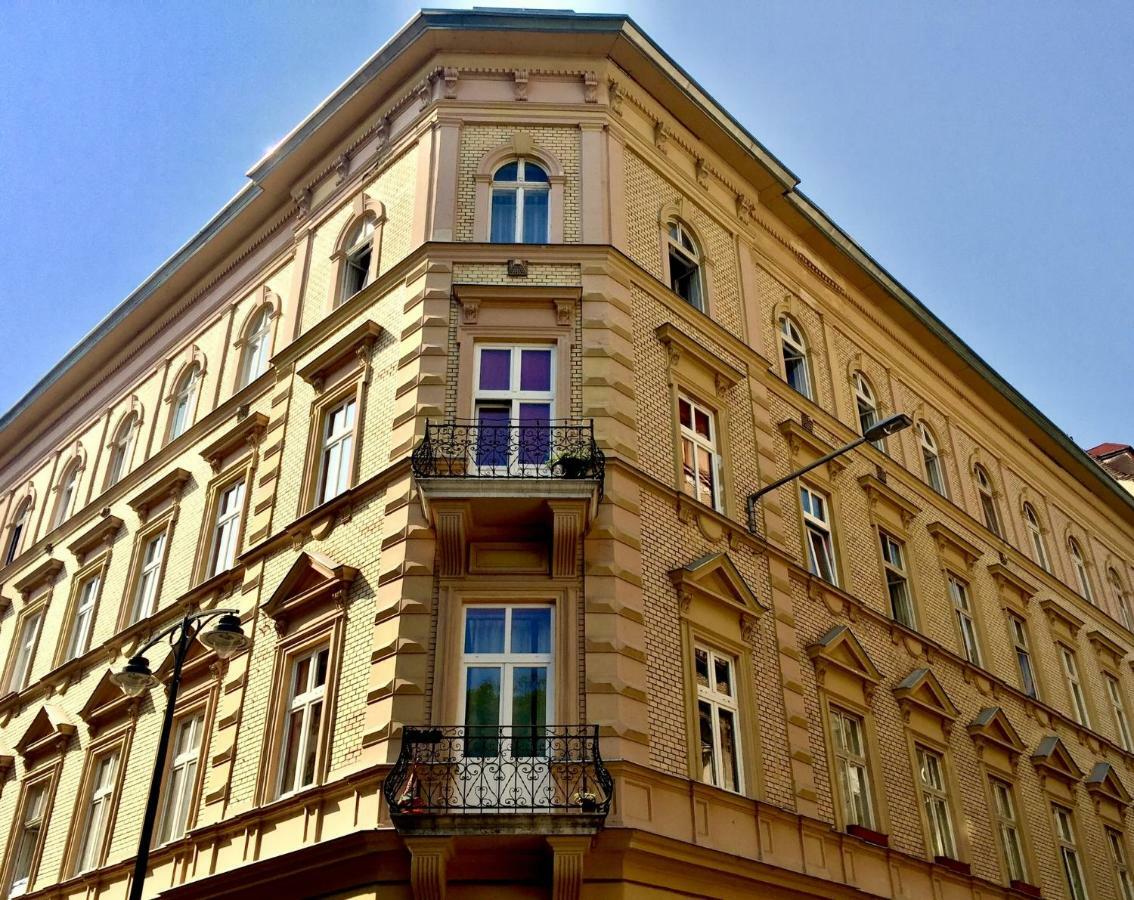Homelike Luxury Flat On Gyulai Pal Budapest Ngoại thất bức ảnh